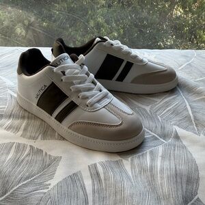 NEW Kids Nautica White and Tan Casual Sneakers - Size 3